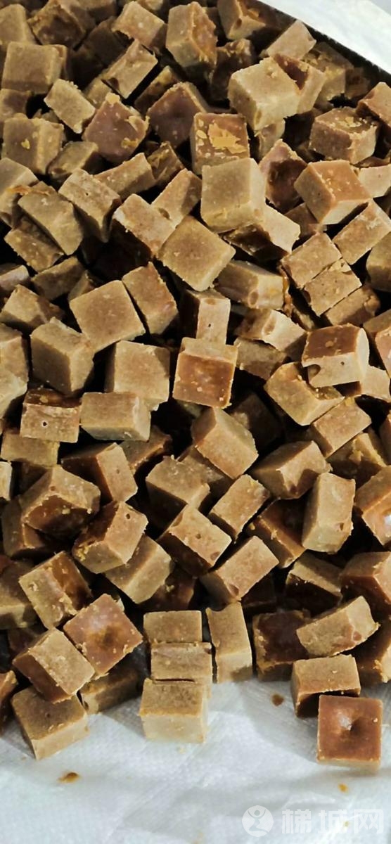 自己家里有200多近土红糖,有需要的联系我,加我微信,云阳,周末可送货